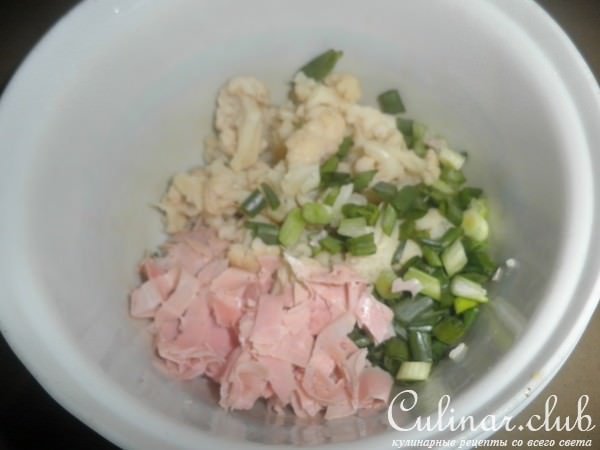Салат с цветной капустой и яйцами