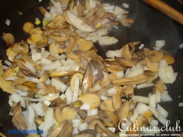 Салат из куриных сердечек со сметаной