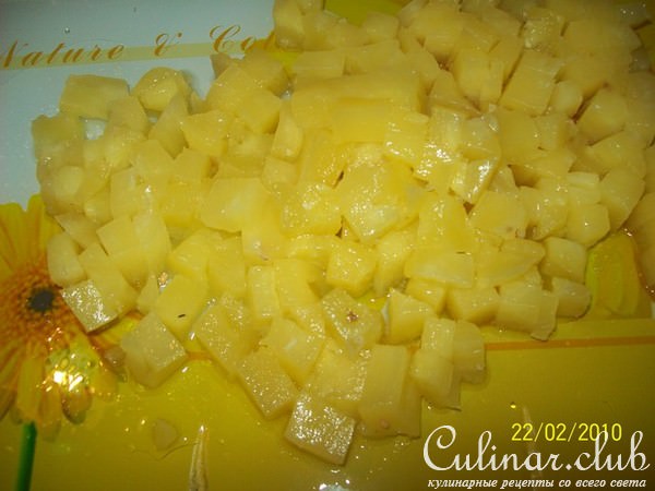 Пирог с ананасами и ежевикой