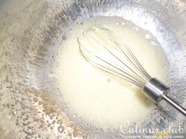 Пирог Брауни с творогом и ягодами