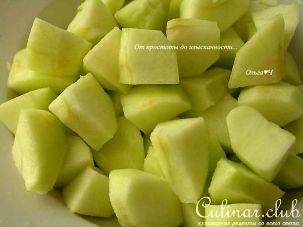 Яблочная шарлотка (в мультиварке)