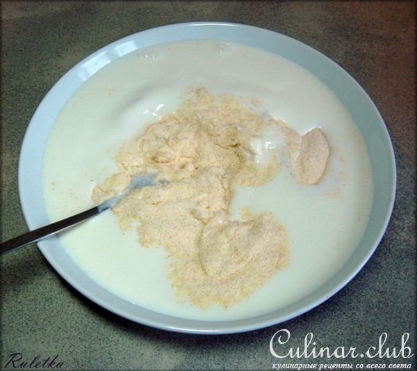 Манник с грецкими орехами и апельсиновым сиропом.