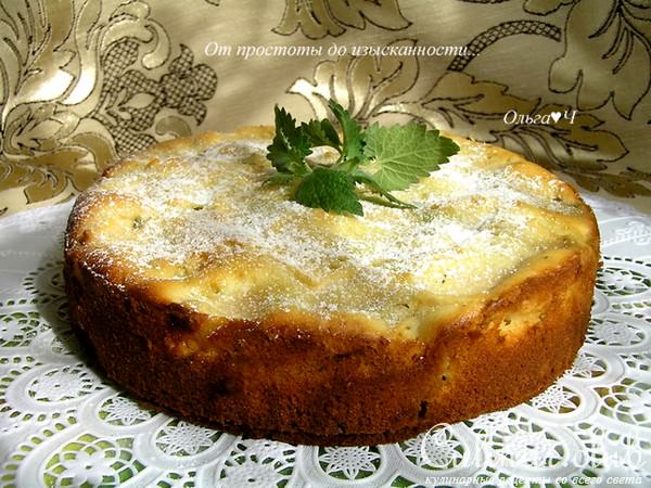 Яблочная шарлотка с мелиссой