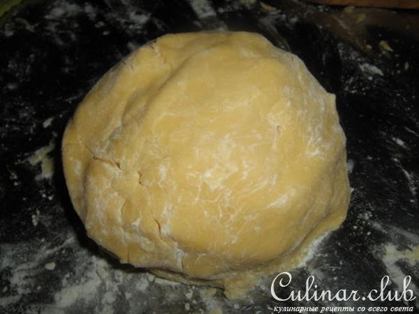 Пирог с миндальным безе и грушами