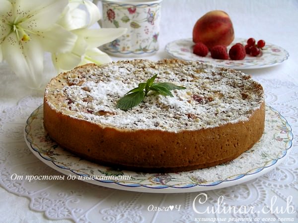 Нежнейший пирог с персиком и малиной