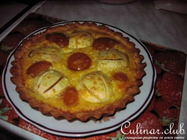 Пирог с яблоками и абрикосами