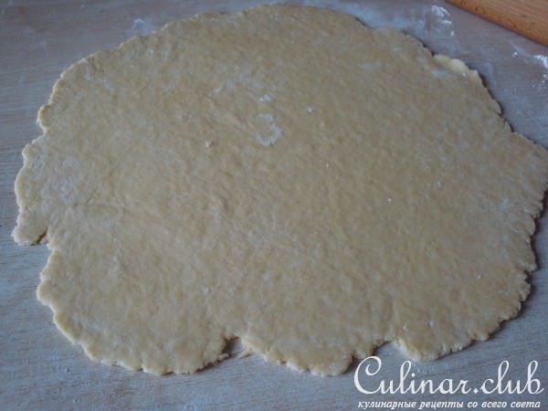Шоколадный пирог с персиками