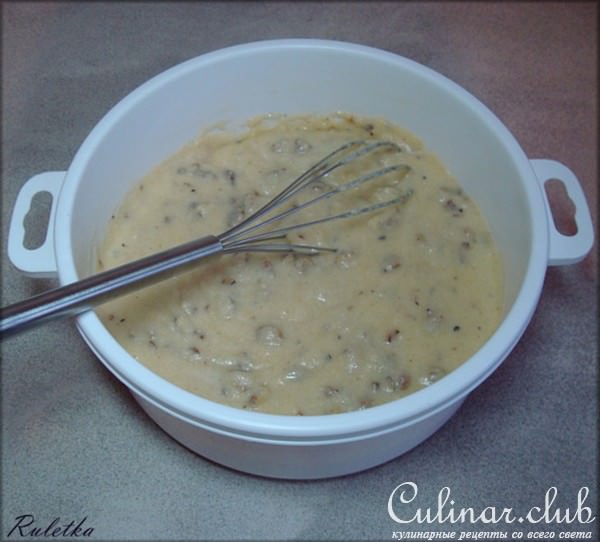 Манник с грецкими орехами и апельсиновым сиропом.