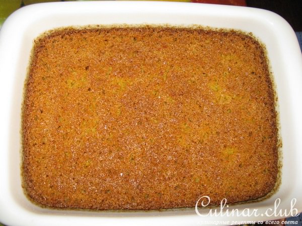 Манник с курагой и шоколадной глазурью
