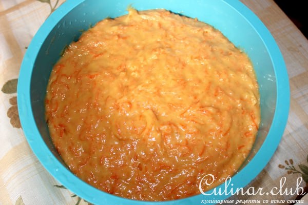 Морковный пирог с изюмом