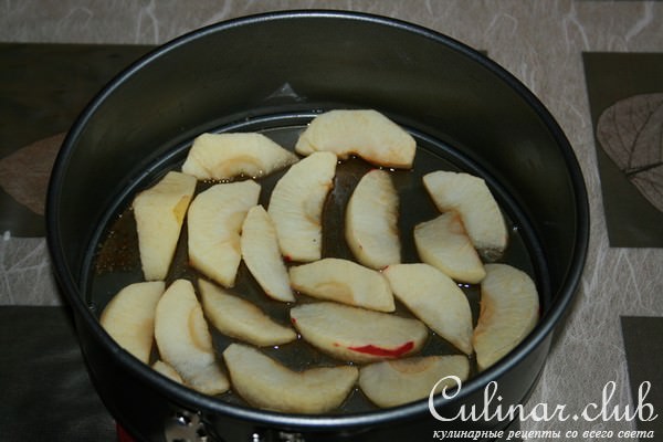 Кофейно-шоколадный пирог с яблоками