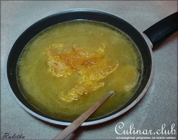 Манник с грецкими орехами и апельсиновым сиропом.