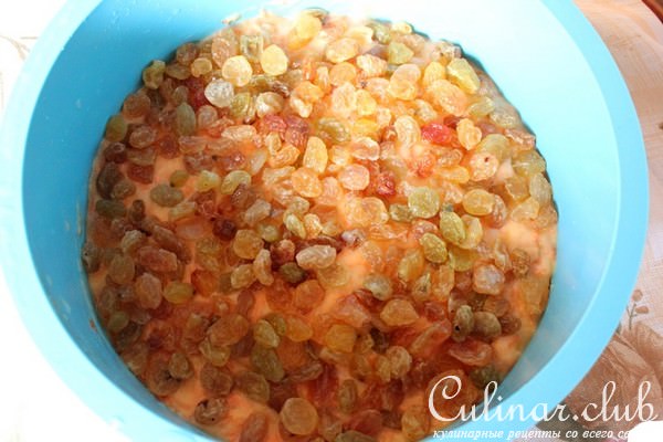 Морковный пирог с изюмом