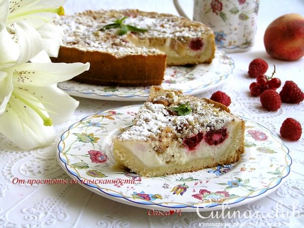 Нежнейший пирог с персиком и малиной
