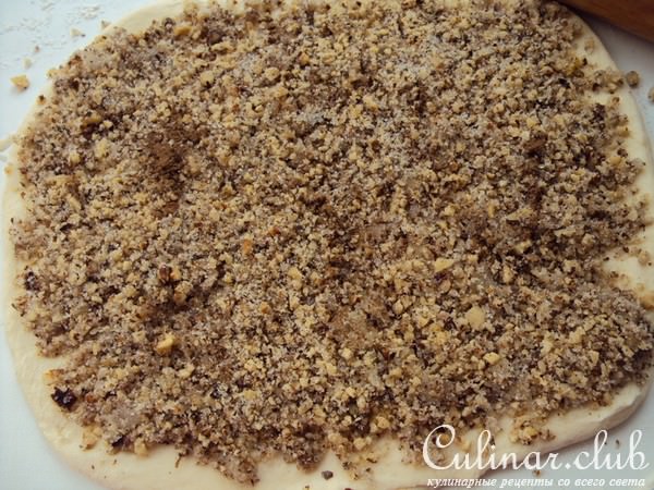 Пирог с курагой, маком и орехами по мотивом братиславского рулета