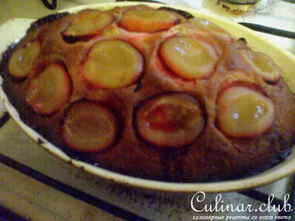 Медовая коврижка со сливами