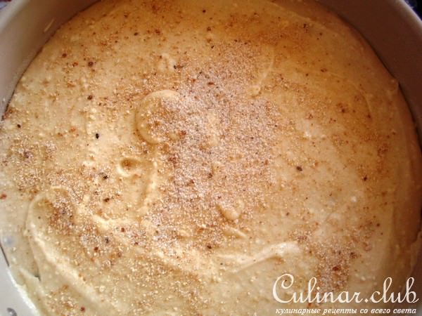 Пирог со смородиной в карамели и сахарной корочкой.