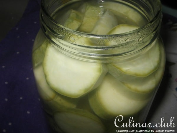 Кабачки маринованные по болгарски.