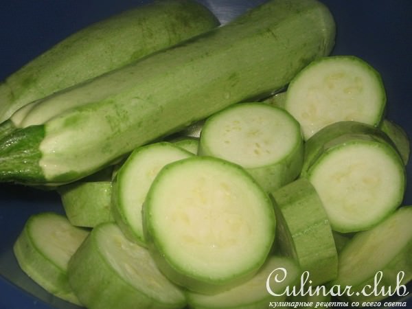 Кабачки маринованные по болгарски.