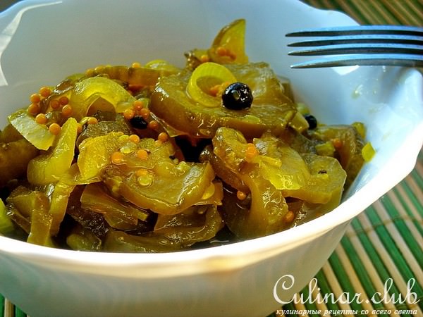 Пикули из огурцов для бутербродов (Bread and butter pickles)