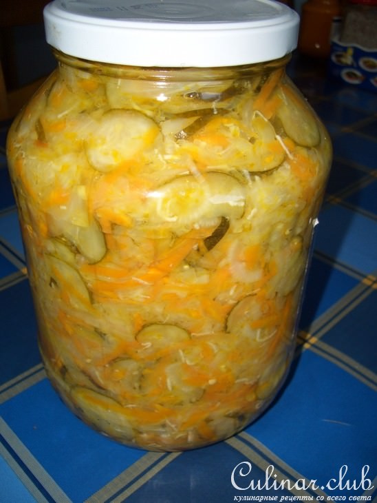 Салат закусочный с капустой