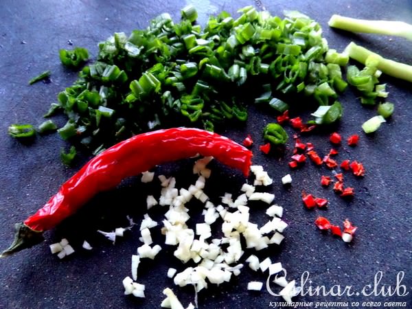 Пикантный творог с гренками