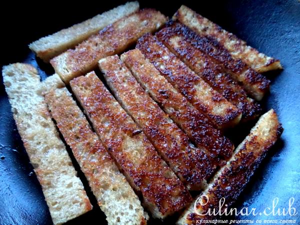 Пикантный творог с гренками