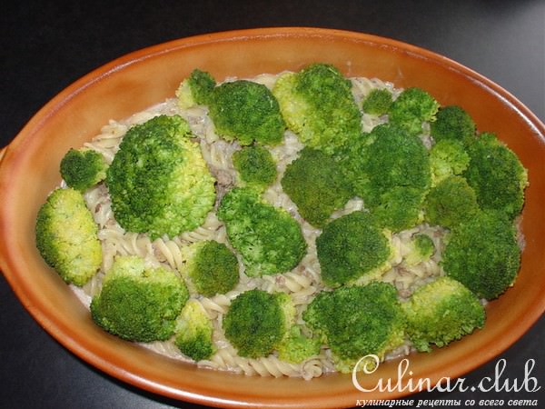 Брокколи, запеченная с моцареллой.........