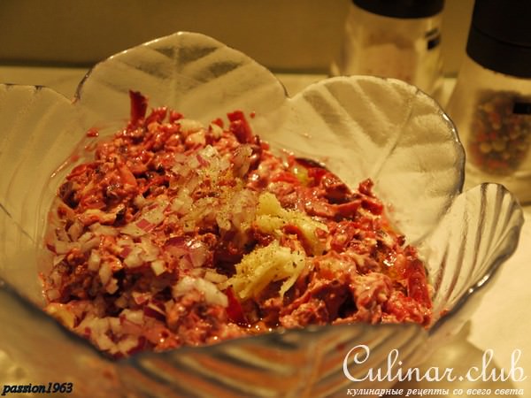 Сырно-свекольная и яично-тунцовая - две вкусные и несложные намазки для бутербродов к завтраку