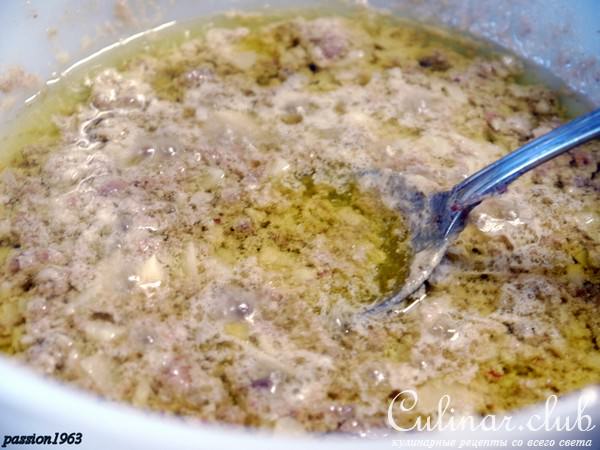 Банья кауда (bagna cauda) – пьемонтский чесночнo-анчоусный соус