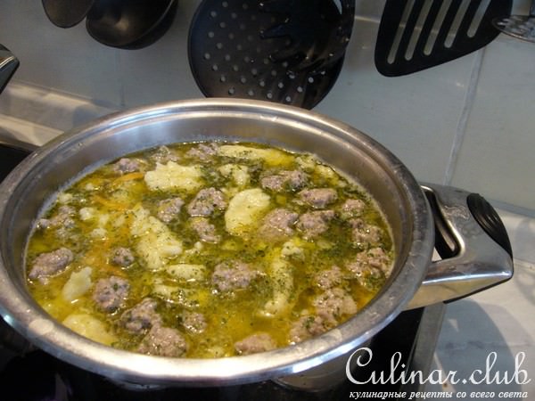 Суп с галушками и фрикадельками