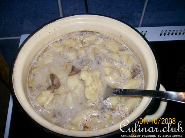 Грибной супчик с клецками и сыром