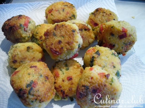 Куриный бульон с тефтельками из кус-куса