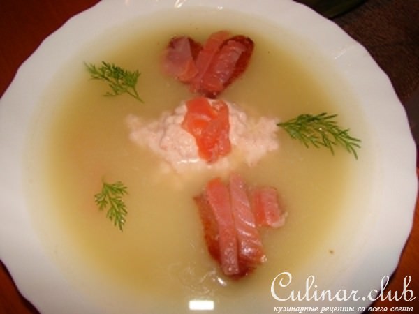 Рыбный супчик с гренками и сливками