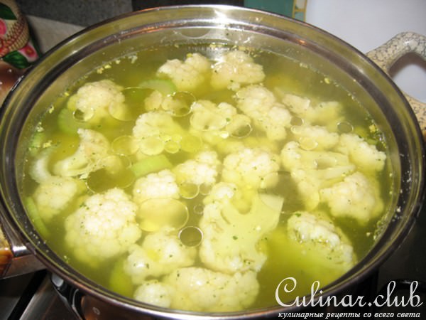 Супчик легкий с цветной капустой