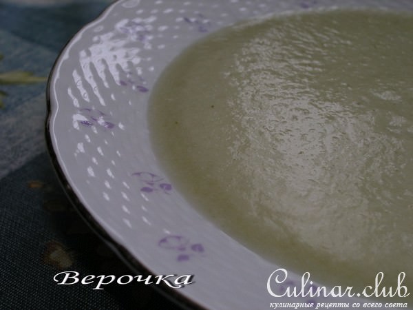 Суп-пюре из брокколи и цветной капусты на курином бульоне