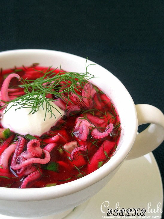 Холодный борщ с кальмарами