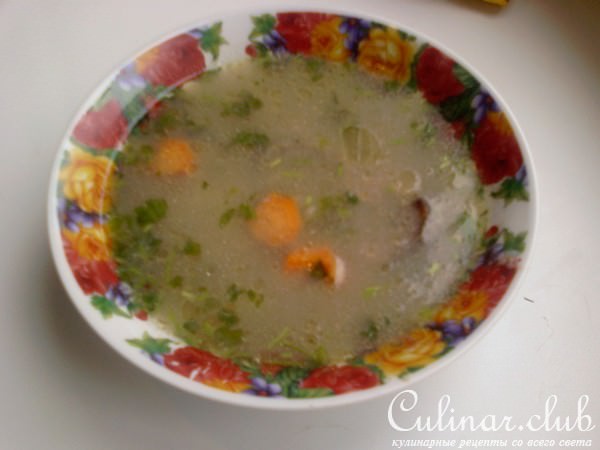 Куриный суп с гречневыми клёцками.