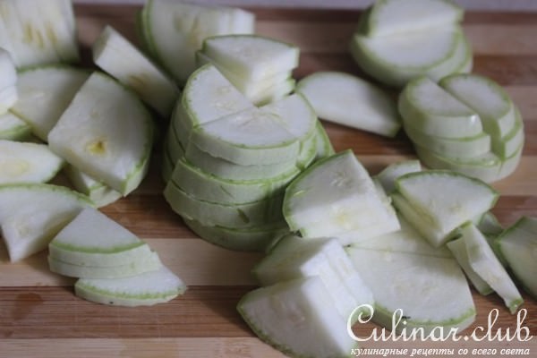 Куриный суп карри с кабачком и рисом