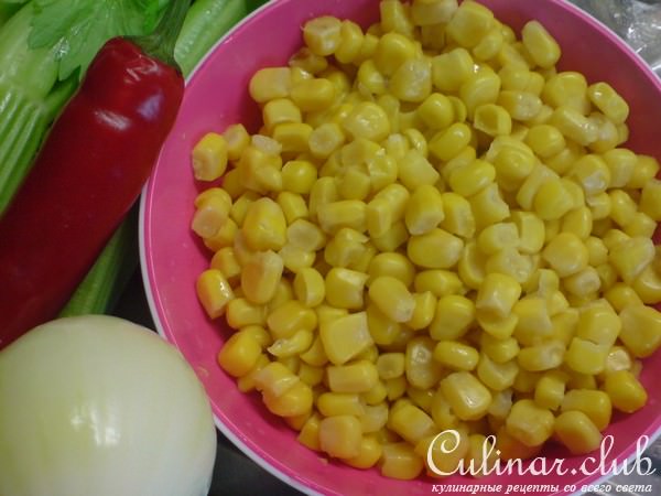 Суп с куриной грудкой,фасолью и кукурузой