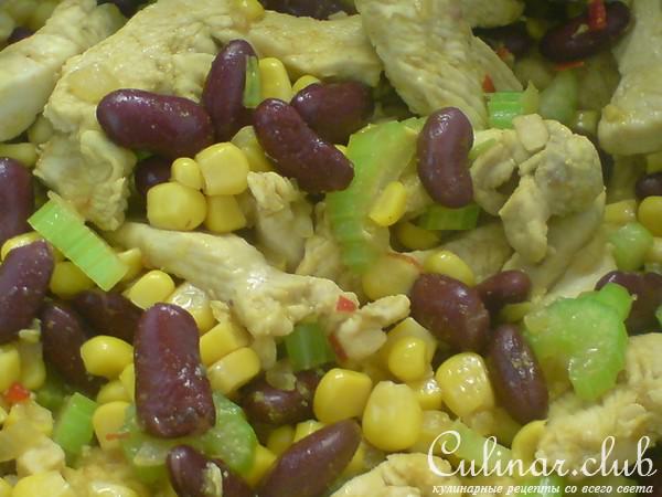 Суп с куриной грудкой,фасолью и кукурузой