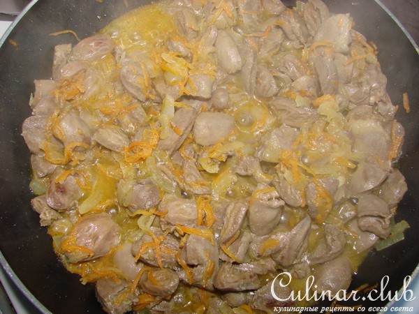 Щи из кислой капусты с потрошками.