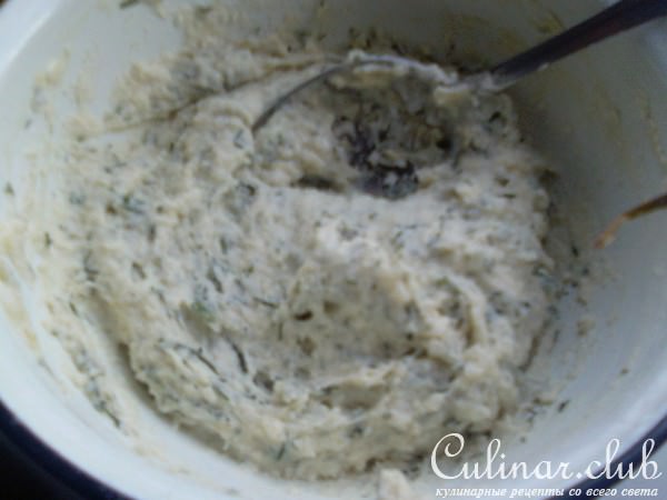 Бульон из домашнего кура с заварными клёцками.