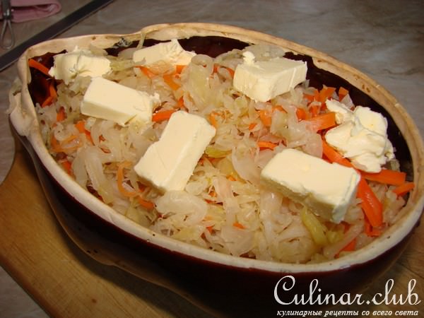 Щи из кислой капусты с потрошками.