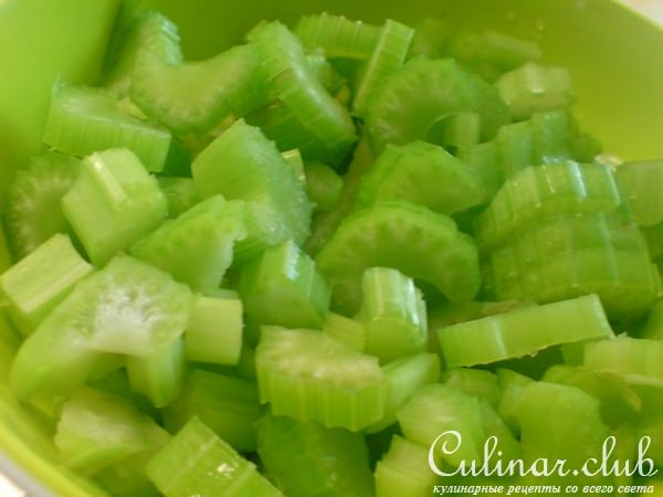 Суп с куриной грудкой,фасолью и кукурузой