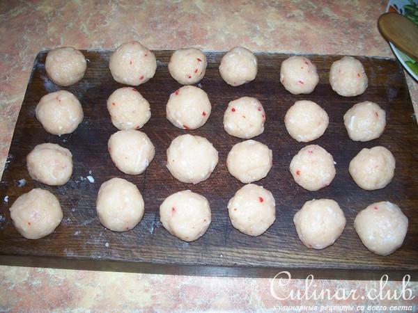 Легкий фасолевый суп с пряными куриными фрикадельками