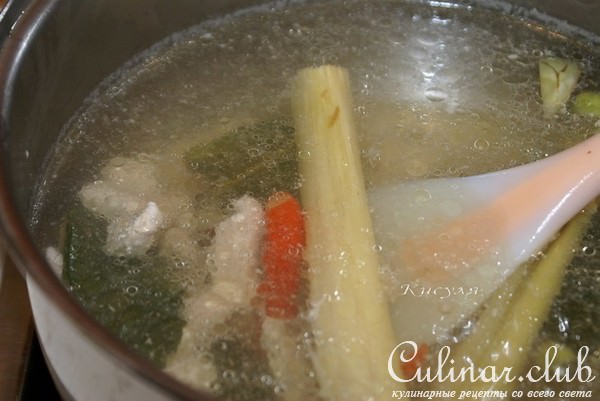 Суп по мотивам Том Ка Гай (Tom Kha Gai)
