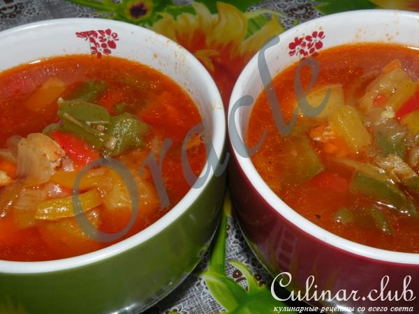 Гуляш куриный « Светофор » с красным, желтым и зеленым перцем