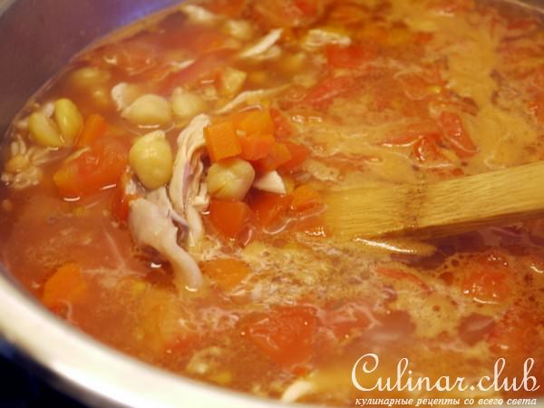 Густой куриный суп с нутом и красной чечевицей