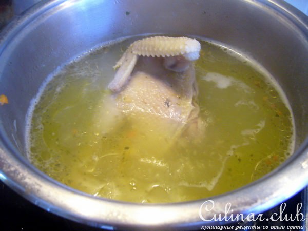 Густой картофельный суп с фасолью в горшочке